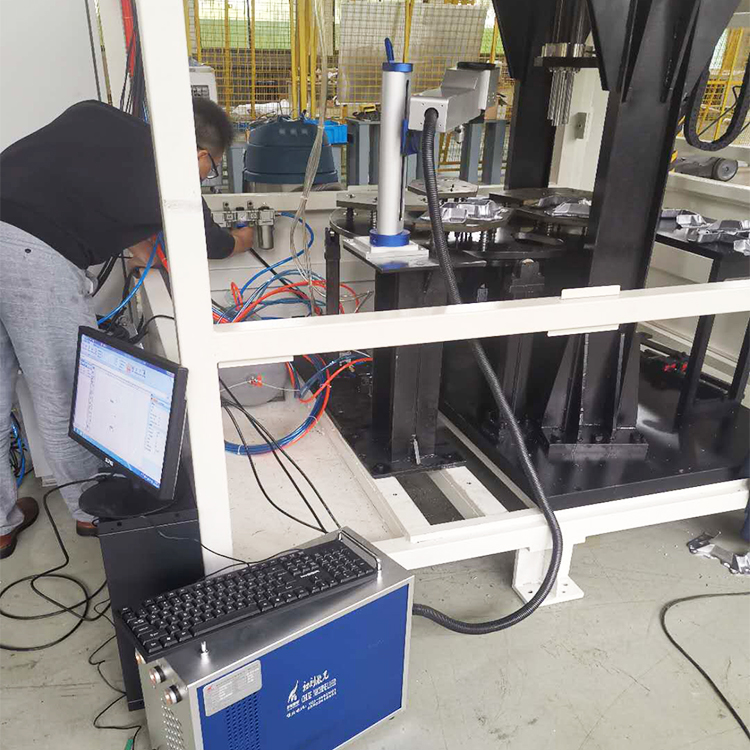 车桥全自动激光打标机现场图 车桥全自动激光打标机现场图