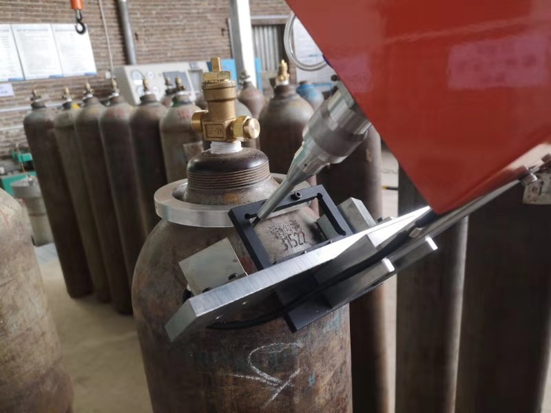 氦气罐打标机 氦气罐打标机