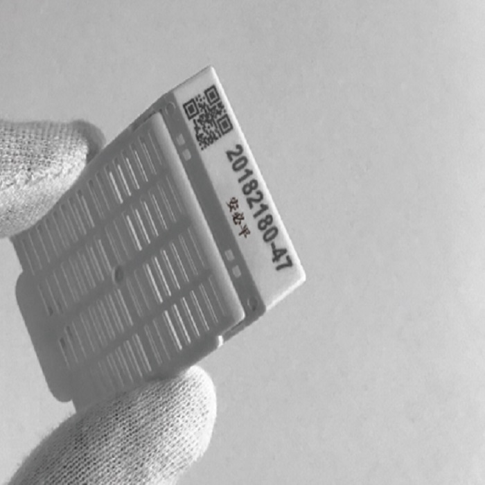 包埋盒激光打标机案例